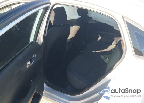 2021 Kia Forte Lxs z USA, uszkodzony, nr VIN 3KPF24AD4ME376288